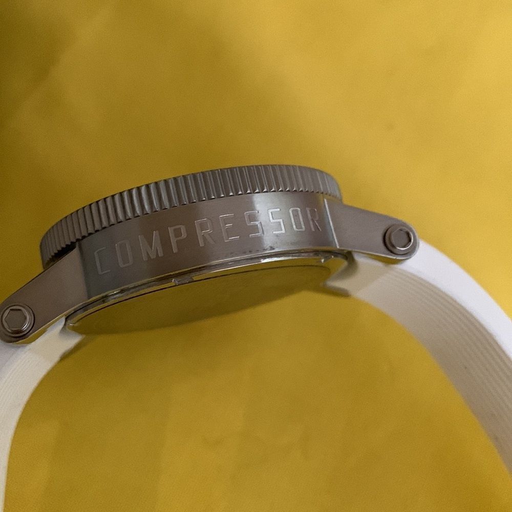 Red Line Water Resistant Watch - Picture 4 of 4